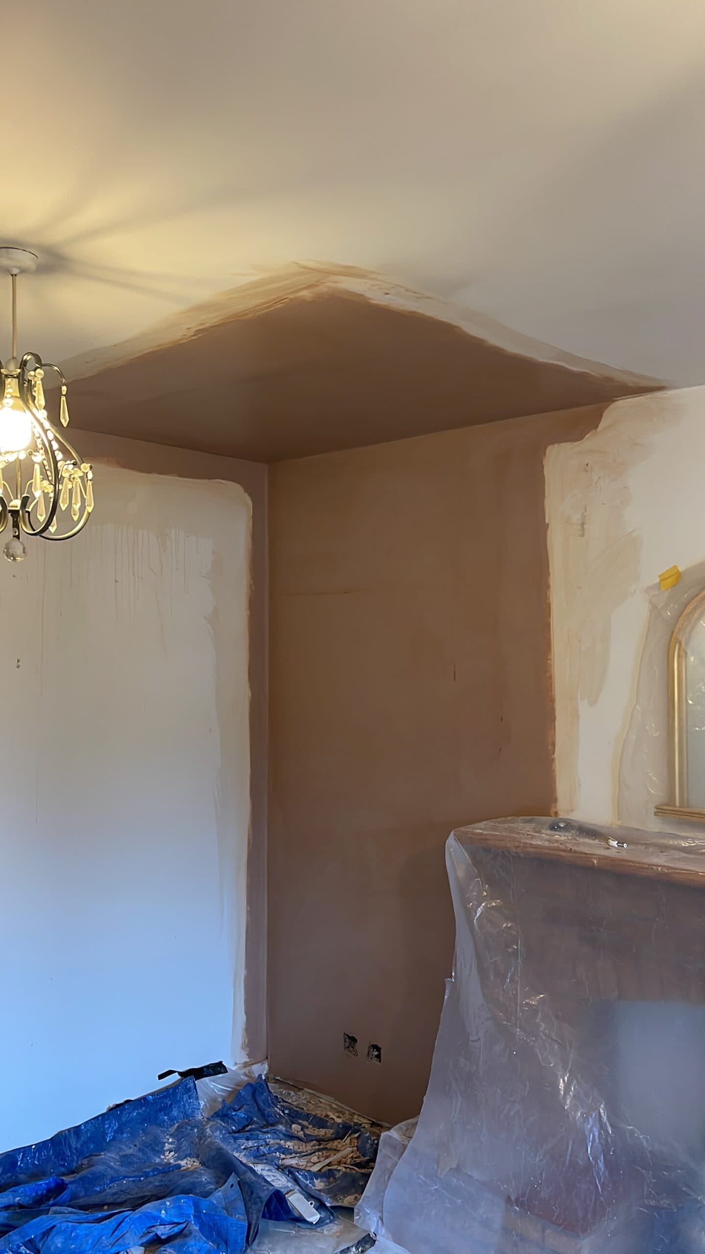 Crack repair on wall and ceiling in Norfolk – before and after plaster repair by Plasterer Norfolk