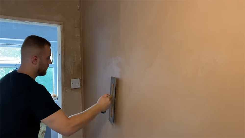 Professional plasterer in Lowestoft – expert plastering services across Suffolk's coastal town